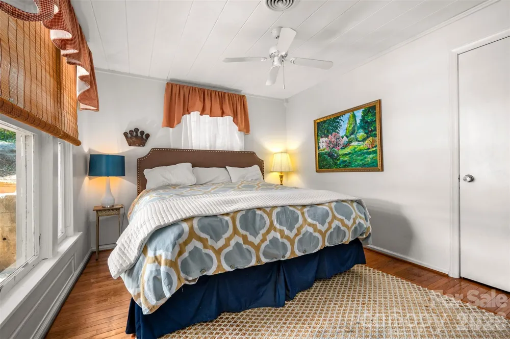 415 E Lakeshore Drive Landrum, SC 29356