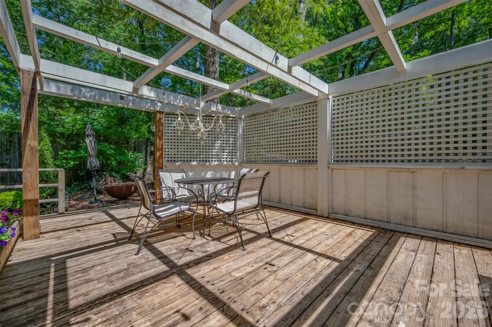 415 E Lakeshore Drive Landrum, SC 29356