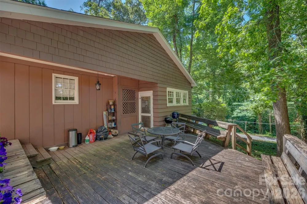 415 E Lakeshore Drive Landrum, SC 29356