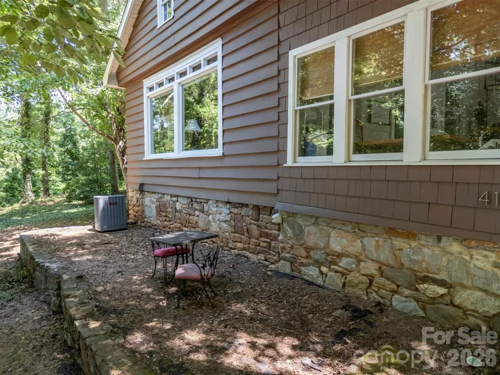415 E Lakeshore Drive Landrum, SC 29356
