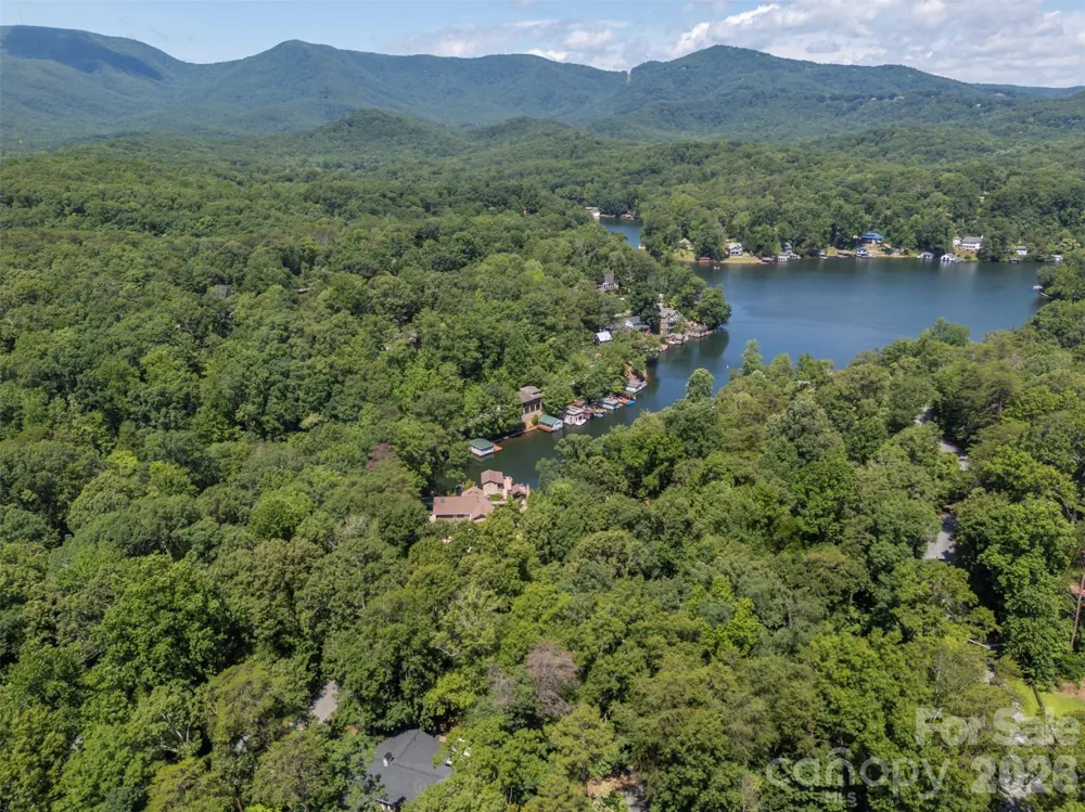 415 E Lakeshore Drive Landrum, SC 29356