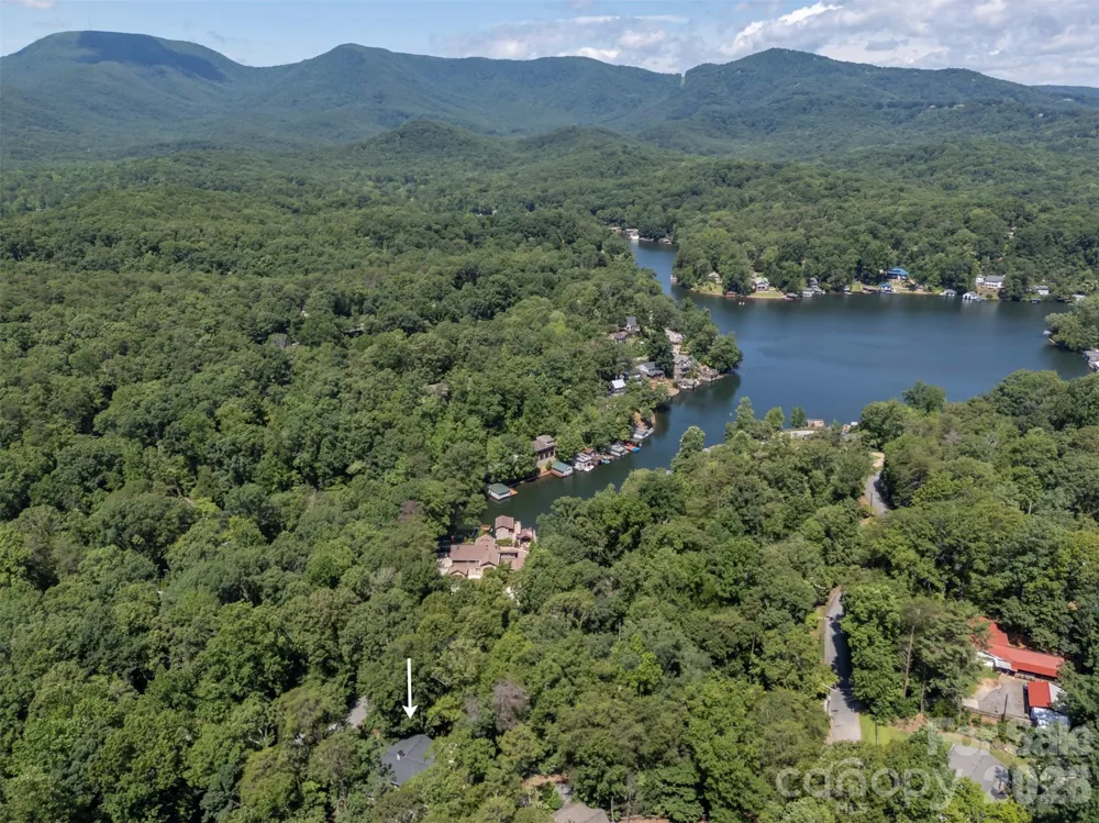 415 E Lakeshore Drive Landrum, SC 29356