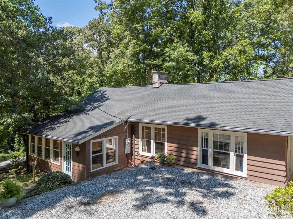 415 E Lakeshore Drive Landrum, SC 29356