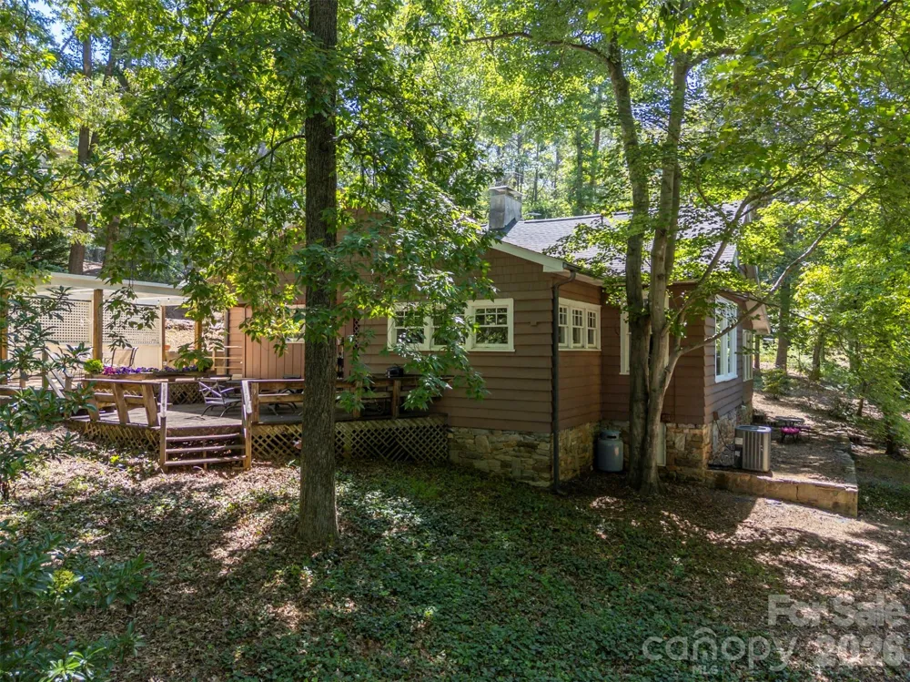 415 E Lakeshore Drive Landrum, SC 29356