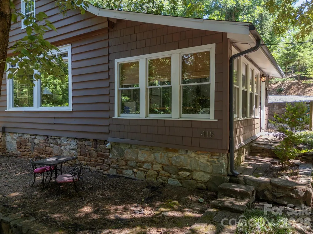 415 E Lakeshore Drive Landrum, SC 29356