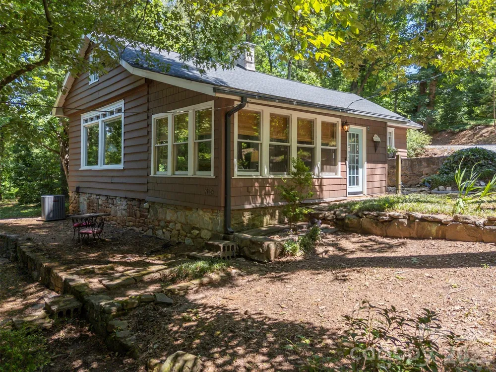 415 E Lakeshore Drive Landrum, SC 29356