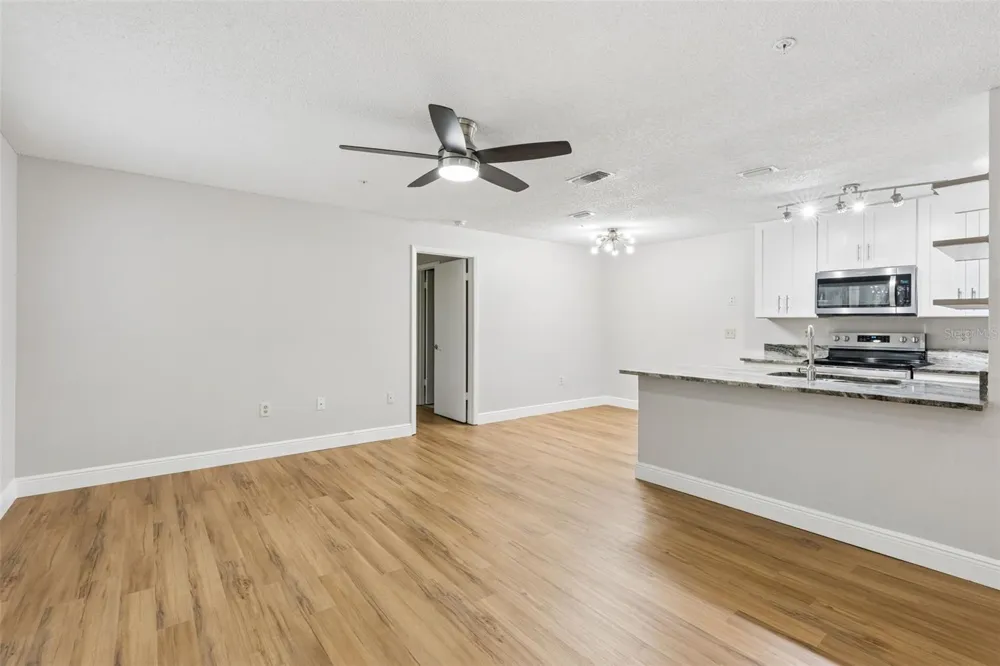 956 SALT POND PLACE #204 Altamonte Springs, FL 32714