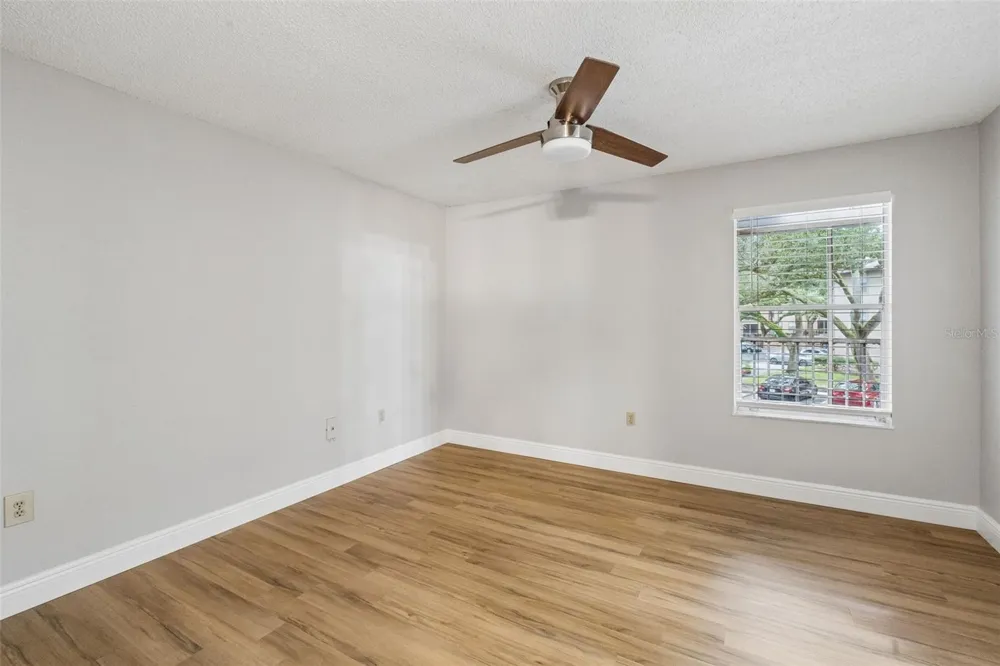 956 SALT POND PLACE #204 Altamonte Springs, FL 32714