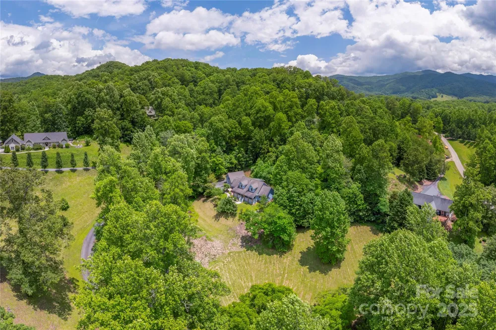 98 Choga Ridge Whittier, NC 28789