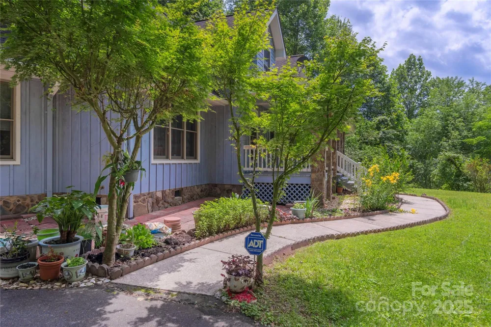 98 Choga Ridge Whittier, NC 28789