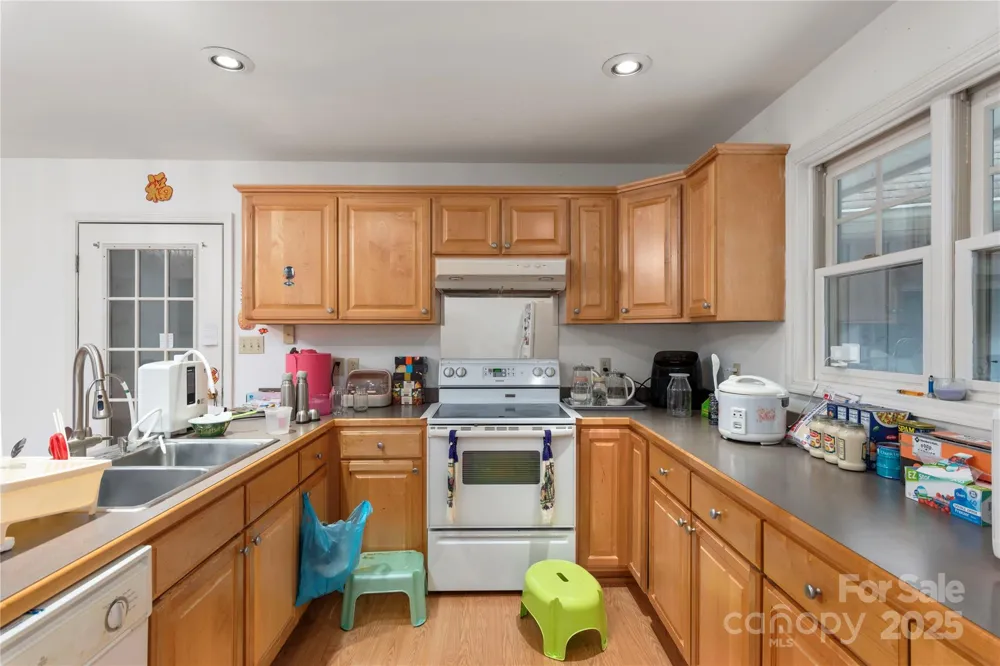 98 Choga Ridge Whittier, NC 28789