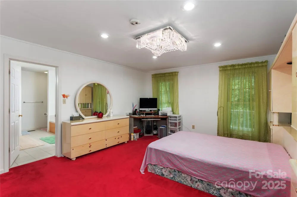 98 Choga Ridge Whittier, NC 28789