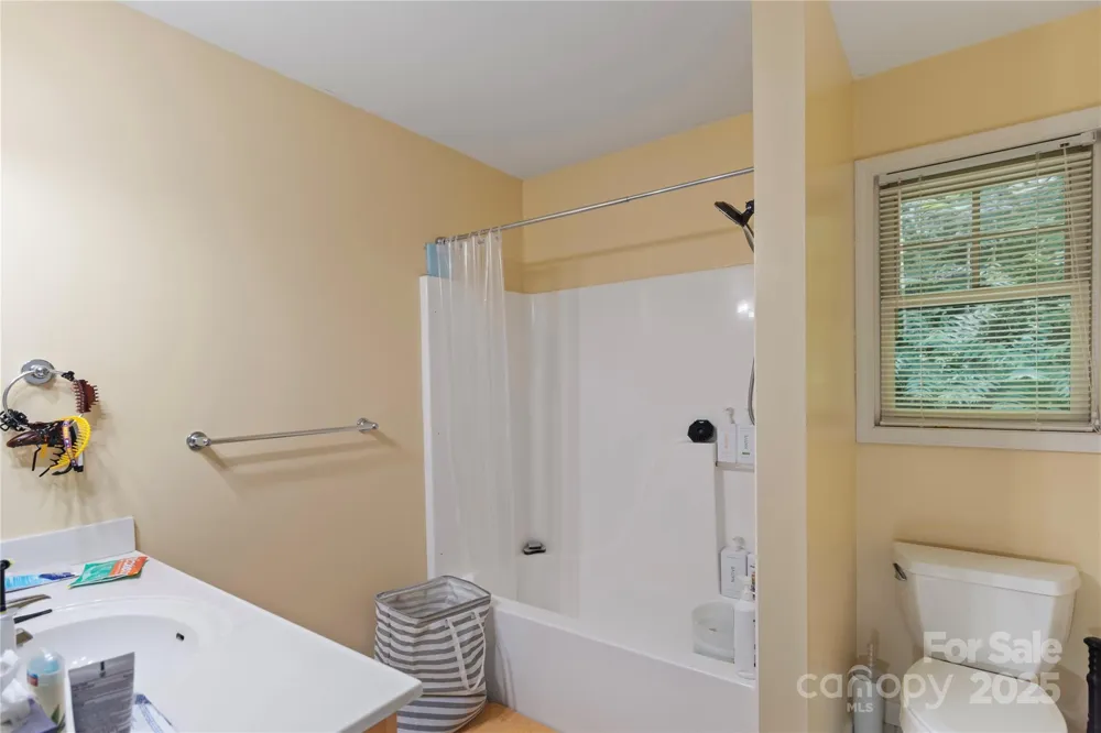 98 Choga Ridge Whittier, NC 28789