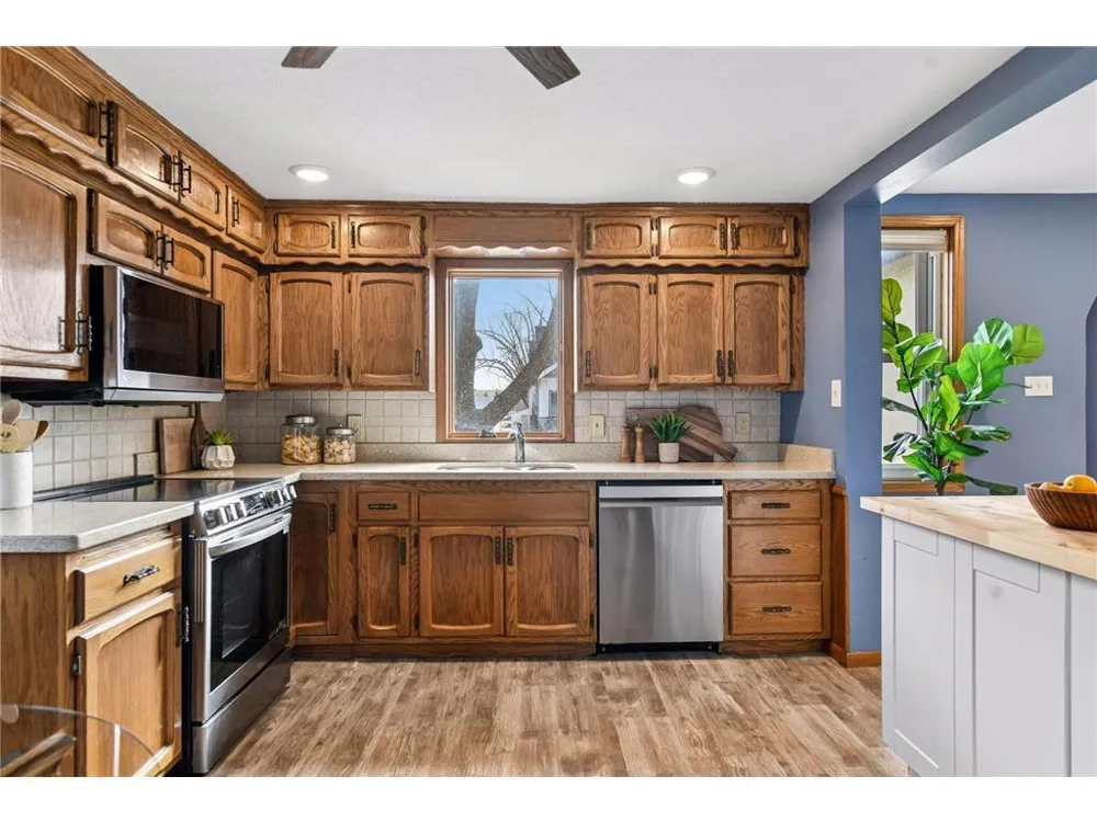 500 E 1st Street Waconia, MN 55387