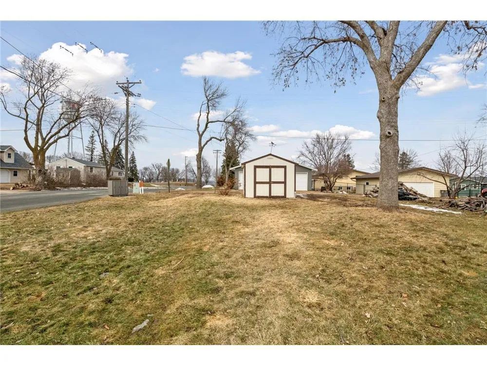 500 E 1st Street Waconia, MN 55387