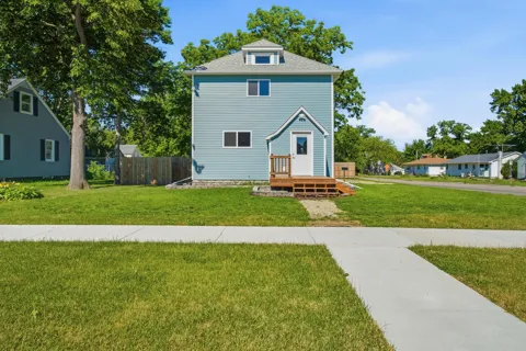 90 5th Avenue NW