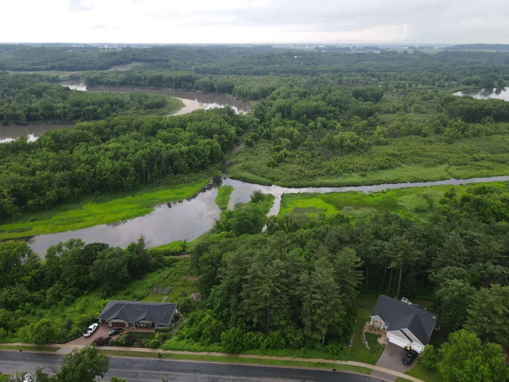 925 Riverview Lane Belle Plaine, MN 56011