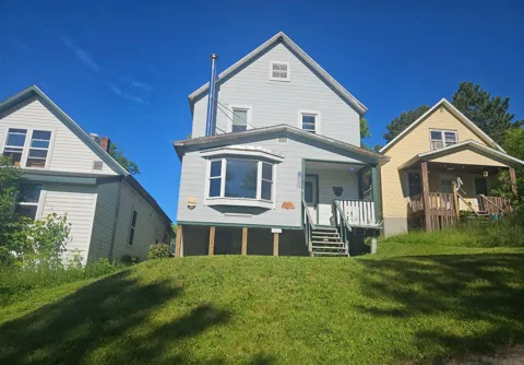 311 River Street