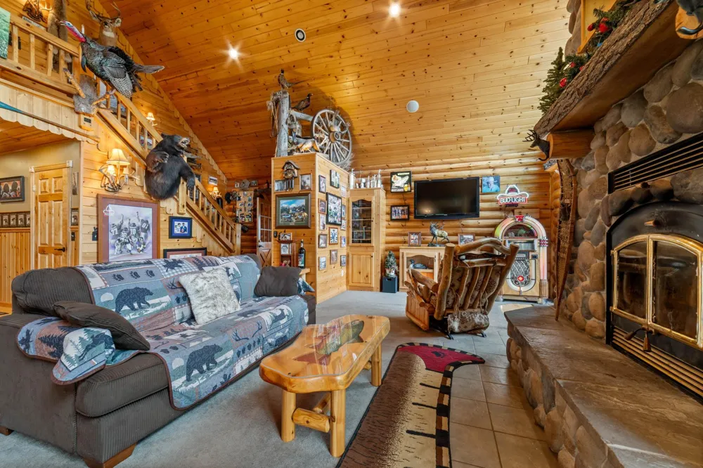 11911 E Rowe Road Lake Nebagamon, WI 54849