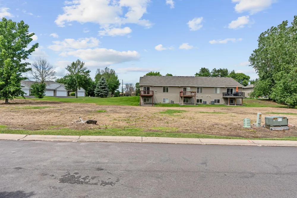 7616 Red Fox Trail Greenfield, MN 55373