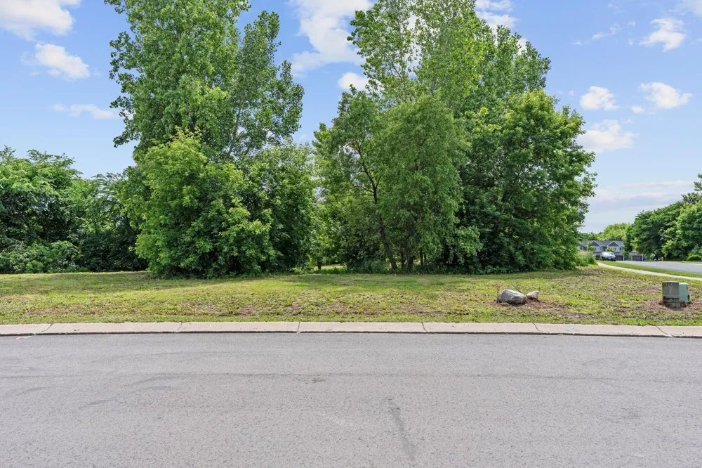 7616 Red Fox Trail Greenfield, MN 55373