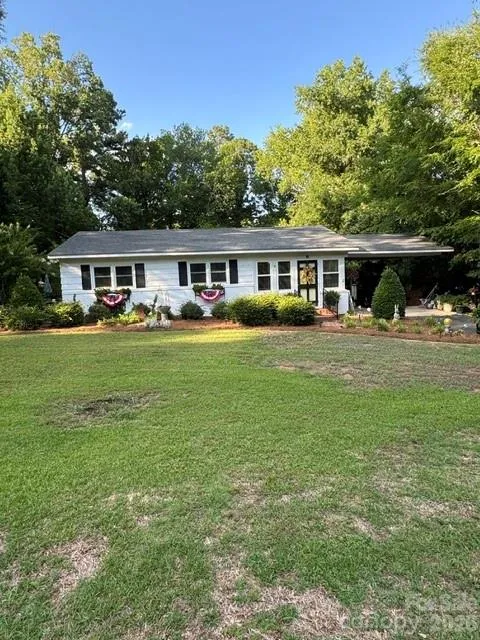 606 Pine Lane