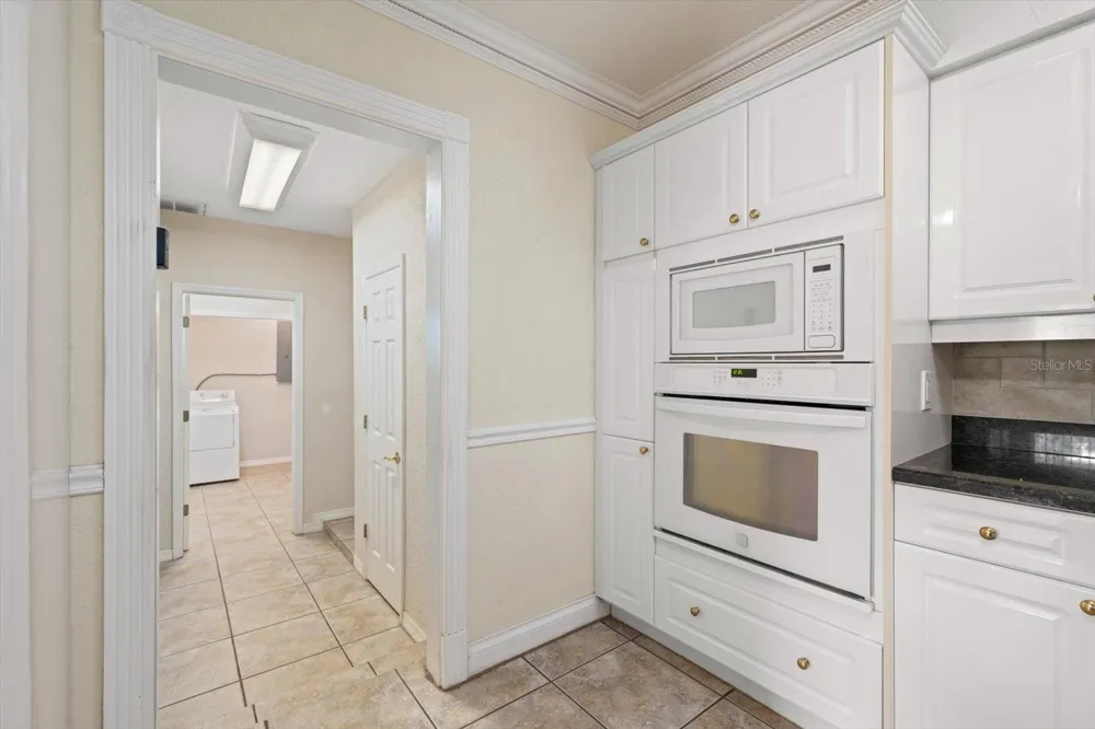 230 GARDEN CIRCLE Belleair, FL 33756