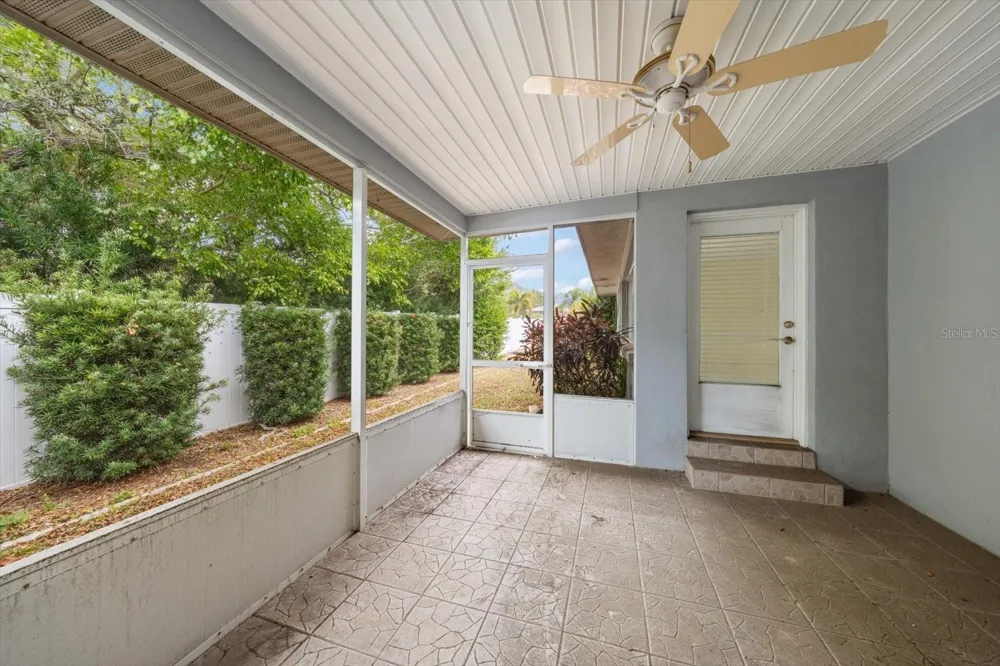 230 GARDEN CIRCLE Belleair, FL 33756