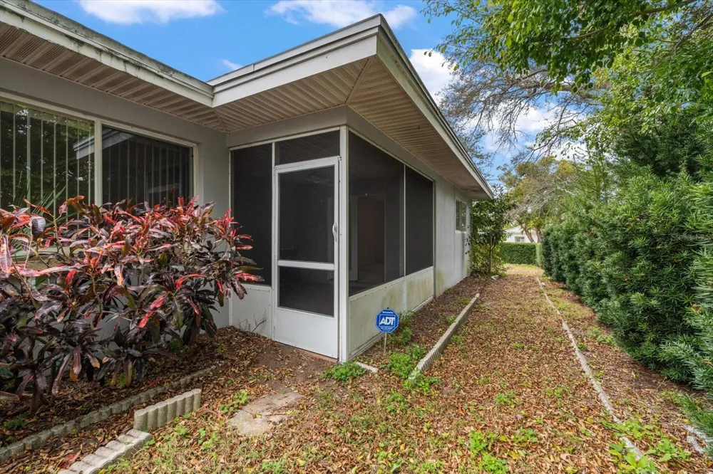 230 GARDEN CIRCLE Belleair, FL 33756