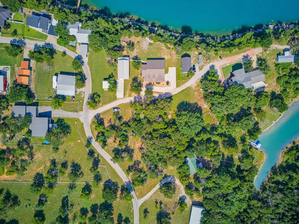 711 Crows Point Lake Bridgeport, TX 76426