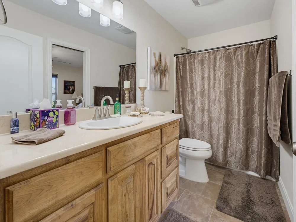 711 Crows Point Lake Bridgeport, TX 76426