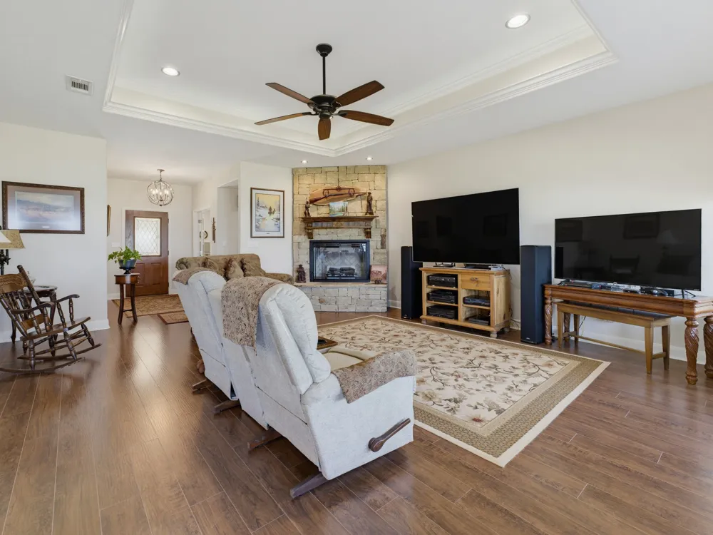 711 Crows Point Lake Bridgeport, TX 76426