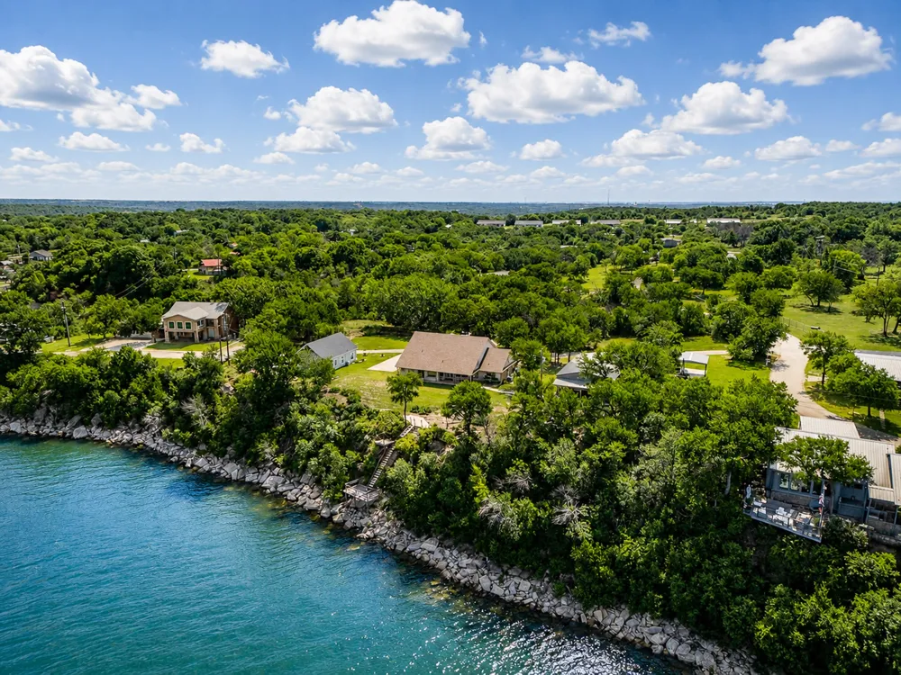 711 Crows Point Lake Bridgeport, TX 76426