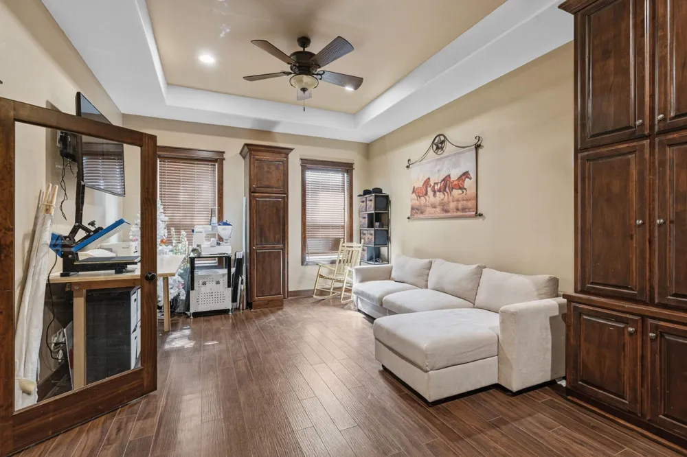 4999 Pin Oak Road Franklin, TX 77856