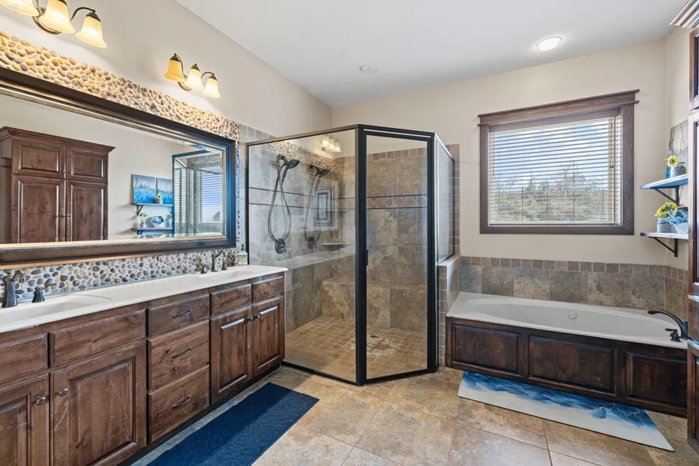 4999 Pin Oak Road Franklin, TX 77856