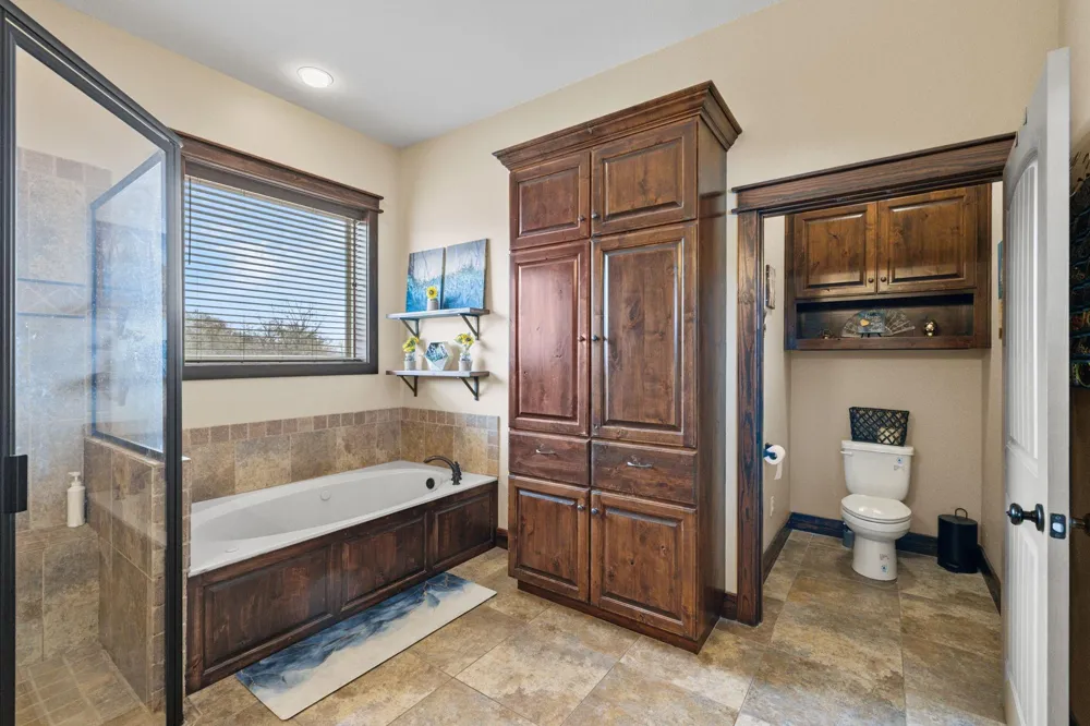 4999 Pin Oak Road Franklin, TX 77856