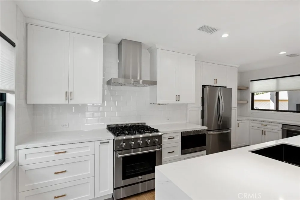 13355 Debby St Valley Glen, CA 91401