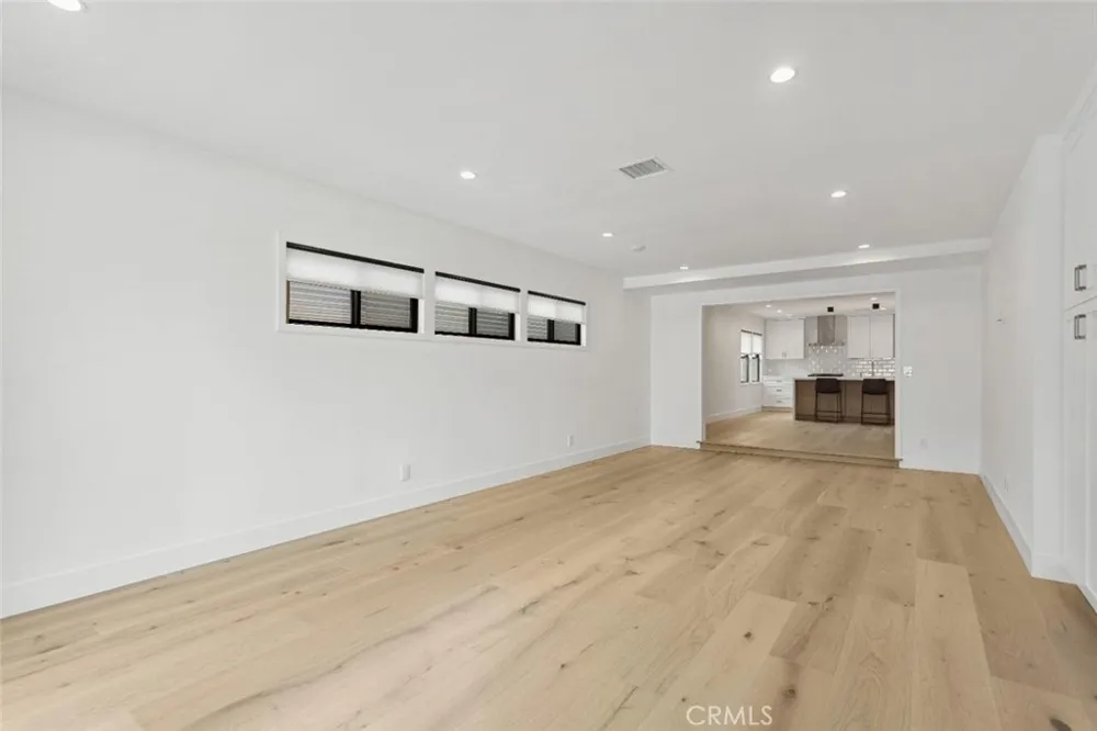 13355 Debby St Valley Glen, CA 91401