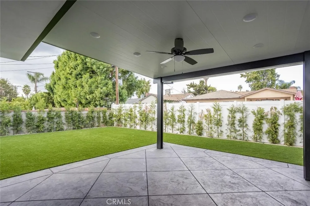 13355 Debby St Valley Glen, CA 91401