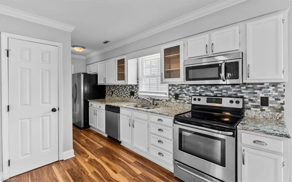 332 Brookside Court Kernersville, NC 27284
