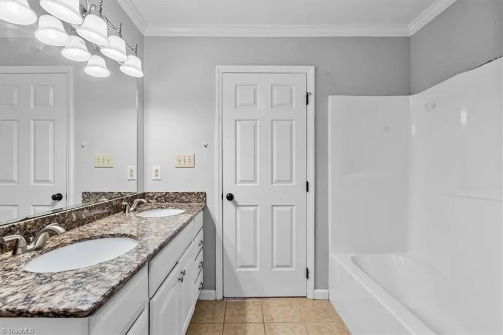 332 Brookside Court Kernersville, NC 27284