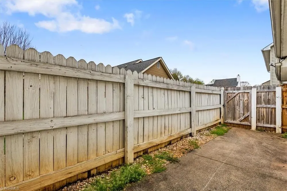 332 Brookside Court Kernersville, NC 27284