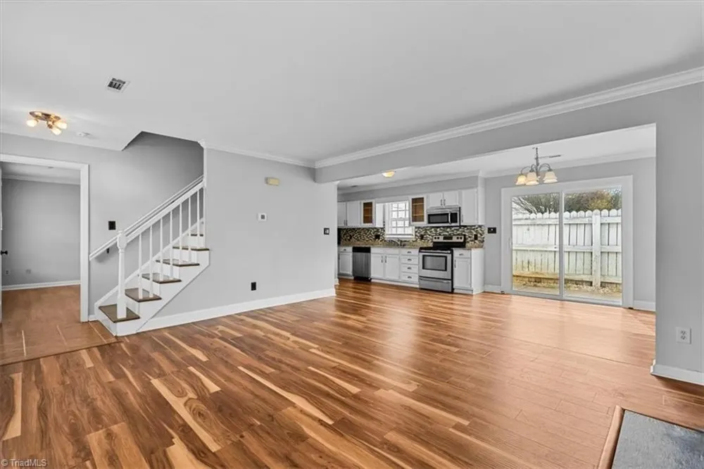 332 Brookside Court Kernersville, NC 27284