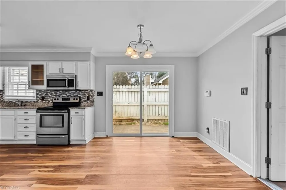 332 Brookside Court Kernersville, NC 27284
