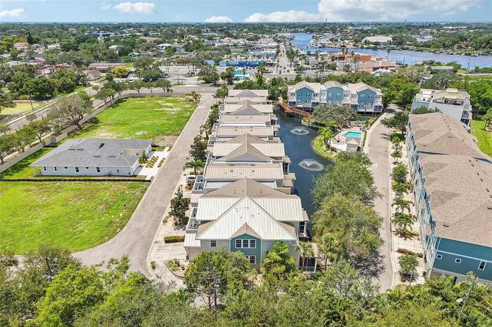 131 ATHENIAN WAY Tarpon Springs, FL 34689