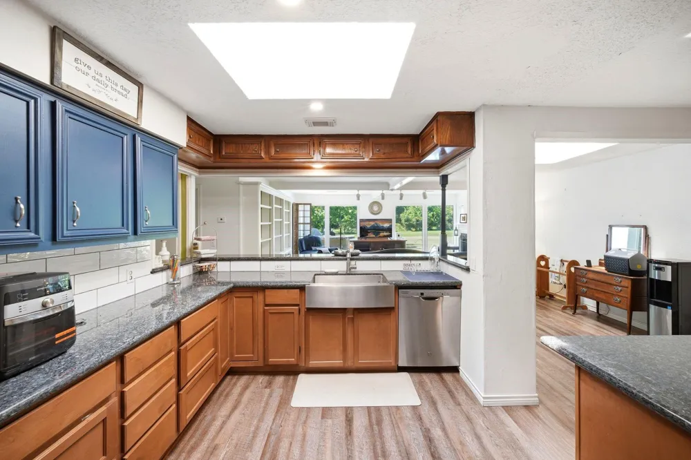 151 Tweedy Lane Sweeny, TX 77480