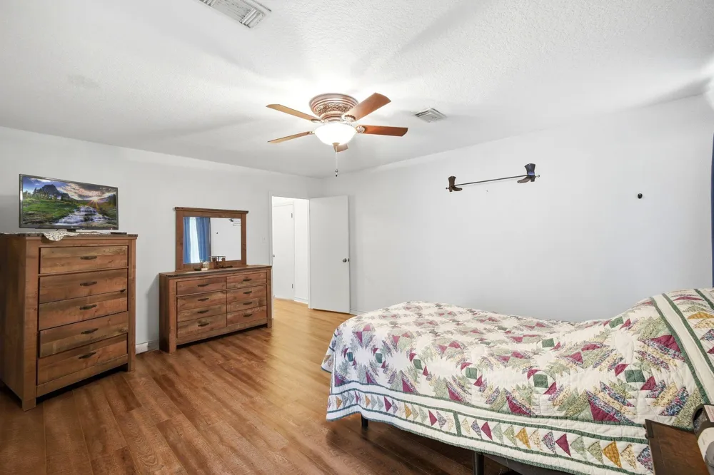 151 Tweedy Lane Sweeny, TX 77480