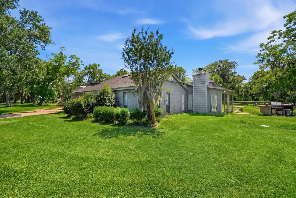 151 Tweedy Lane Sweeny, TX 77480