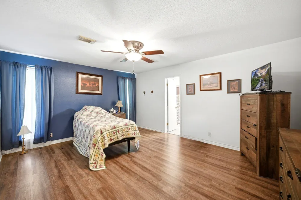 151 Tweedy Lane Sweeny, TX 77480