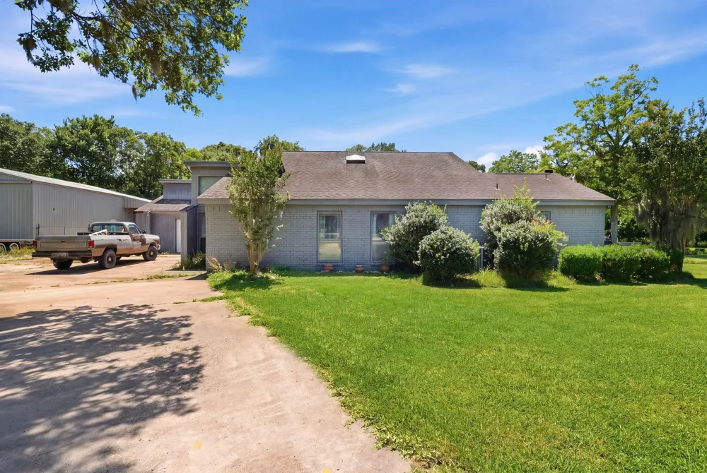 151 Tweedy Lane Sweeny, TX 77480